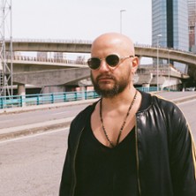 Bachar Mar-Khalif&eacute; Joue Christophe